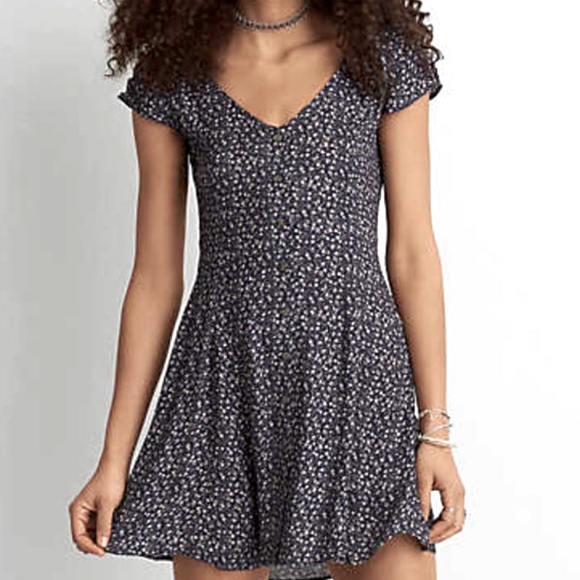 American Eagle Outfitters Dresses & Skirts - American Eagle Baby Doll Dress Floral Size Large